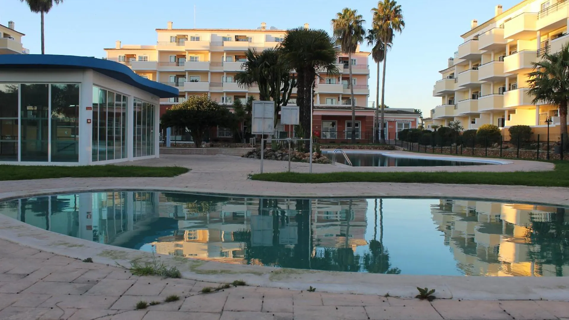 Vp Flat With Balcony And Pool View Apartment Alvor