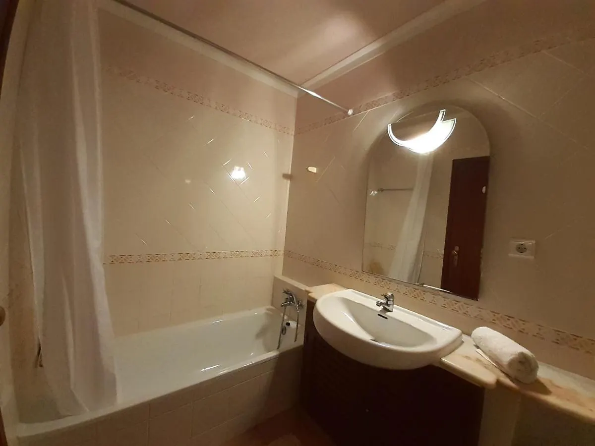 Vp Flat With Balcony And Pool View Apartment Alvor Portugal
